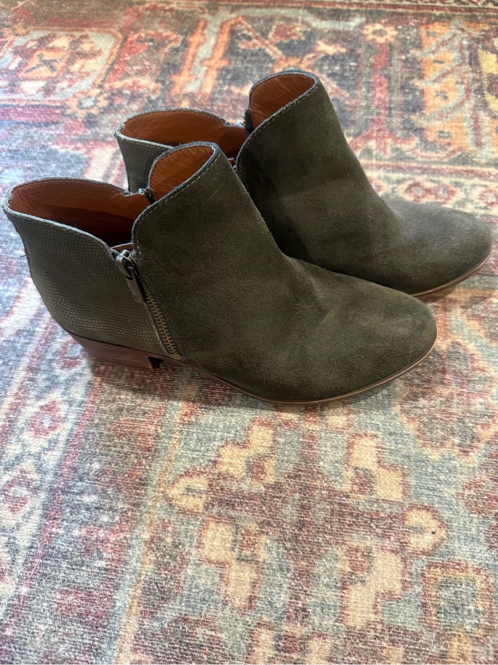Lucky Brand Women's Olive Suede Ankle Boots with Side Zip Sz 8